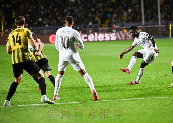 欧冠-皇马3-0提前出线!阿拉巴任意球本泽马建功 欧冠-皇马3-0提前出线!阿拉巴任意球本泽马建功