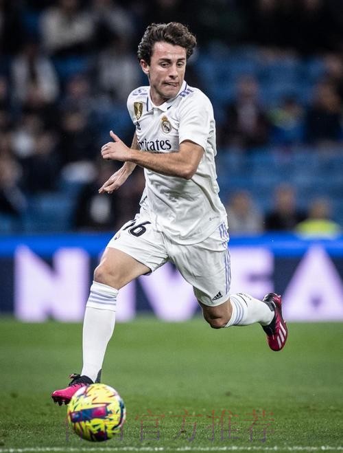 迪马济奥:寻找右边卫 佛罗伦萨有意奥德里奥索拉 迪马济奥:寻找右边卫 佛罗伦萨有意奥德里奥索拉